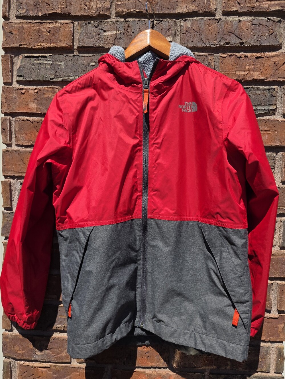 Boys The North Face Jacket. L
